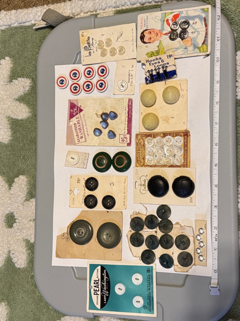 Vintage buttons and hooks & eyes